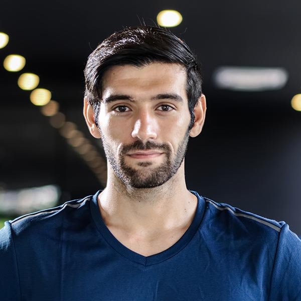 portrait-of-young-caucasian-man-with-beard-standin-2021-11-06-01-31-25-utc